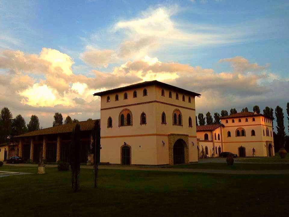 Tenuta Il Tenchio Hotel Lacchiarella Екстериор снимка