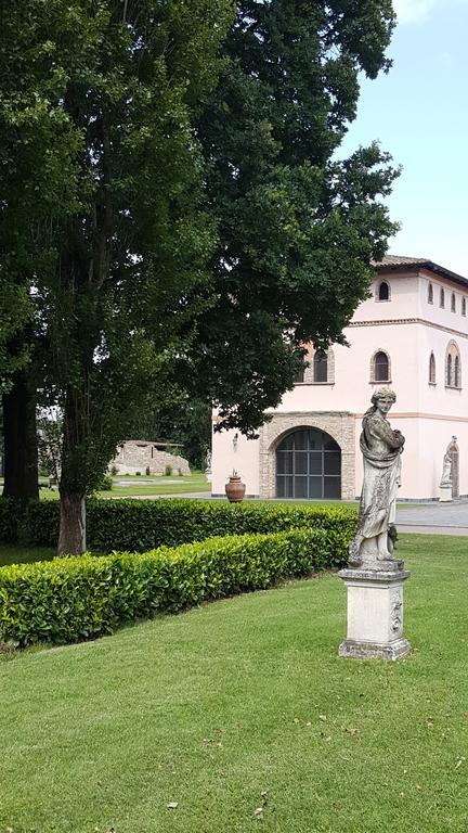 Tenuta Il Tenchio Hotel Lacchiarella Екстериор снимка