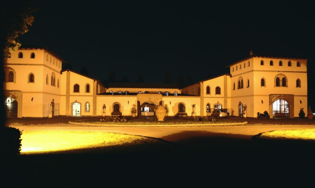 Tenuta Il Tenchio Hotel Lacchiarella Екстериор снимка