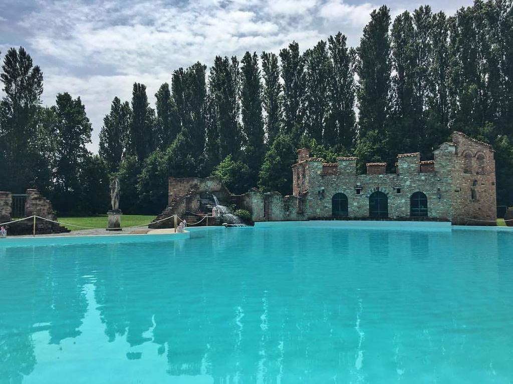 Tenuta Il Tenchio Hotel Lacchiarella Екстериор снимка